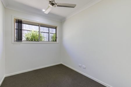 3 Bedroom Family Home With a Study!!!! - Photo 3
