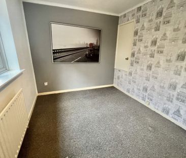 Hambling Close - Photo 1