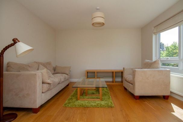 4 bedroom link detached house to rent - Photo 1