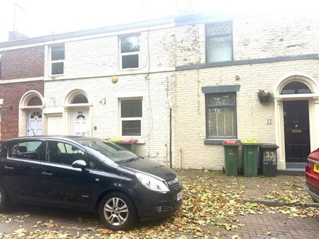 3 bedroom terraced house to rent - Photo 2