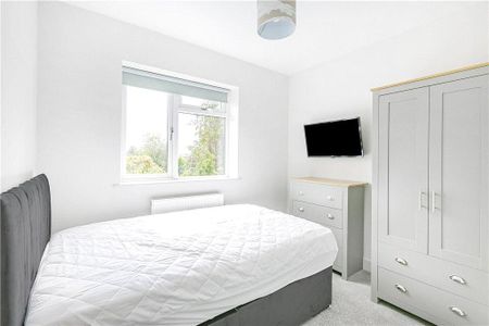 6 bedroom semi-detached house to rent - Photo 5