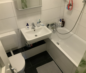 2-Zimmer-Wohnung mit Balkon in Krefeld-Benrad Süd mieten - Photo 1