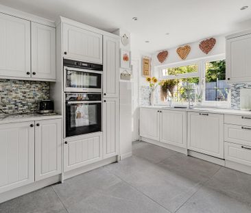 3 bedroom semi-detached house to rent - Photo 4