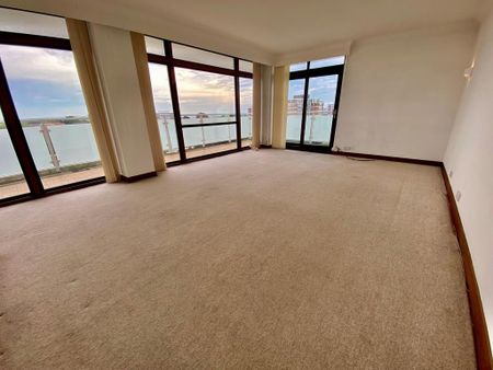 3 bedroom apartment to rent - Photo 4