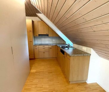 Grosszügige 3 1/2 Zimmer- Dachwohnung mit saniertem Bad - Foto 2