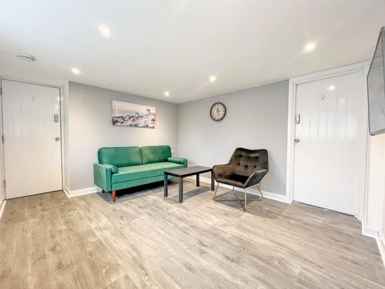 1 bedroom in a house share to rent - Photo 1