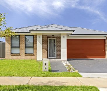 The Perfect Family Home! - Photo 6