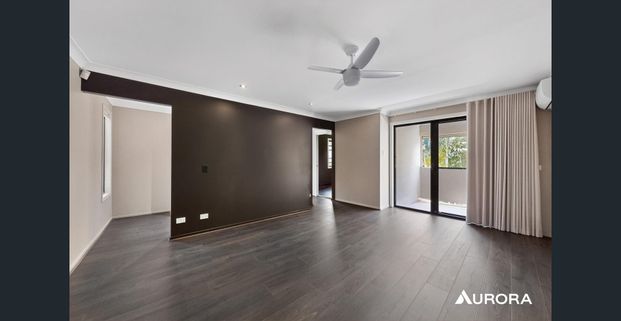 "275 FITZROY" Spacious Family Home in a Prime Cleveland Location! - Photo 1