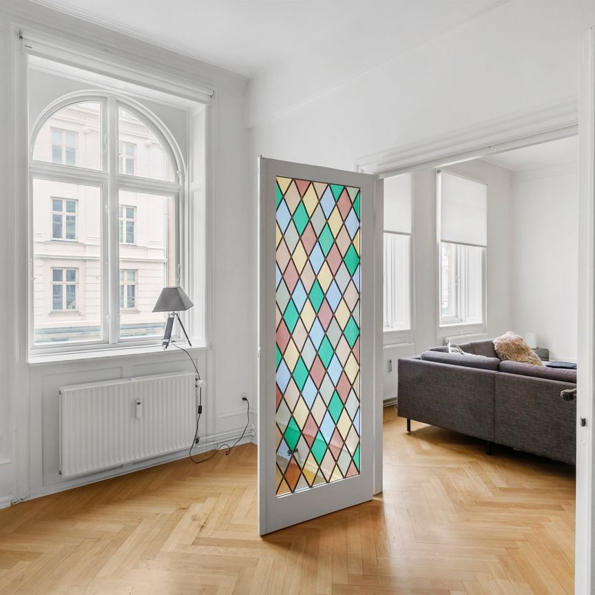 Herskabelig lejlighed i historiske Gammelholm - 139 m² med tre soveværelser - Foto 1