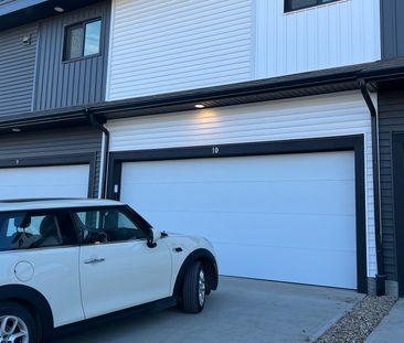 Brand New Townhouse For Rent In West Secord! - Photo 6