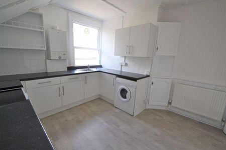 2 bedroom flat to rent - Photo 4