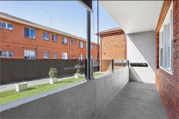 Furnished Two bedrooms Apartment in Bexley - Photo 1