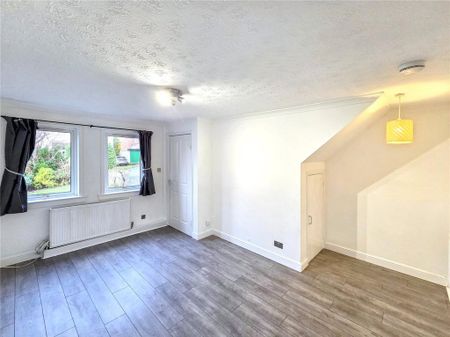 2 bedroom semi-detached house to rent - Photo 2