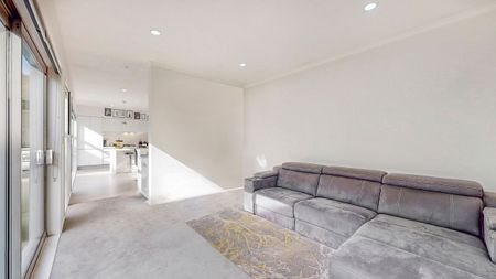 Spacious Family Home in Johnsonville - Photo 3