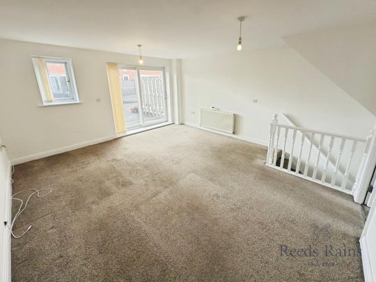 3 bedroom end of terrace house to rent - Photo 1