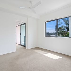 Best location in beenleigh - Photo 3