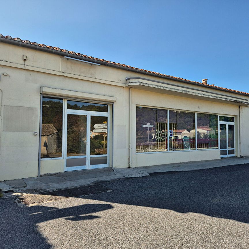 Location local commercial 3 pièces, 133.90m², Saint-Hilaire - Photo 1