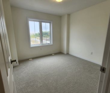 For Lease - 5 Pogie Drive, Welland, Ontario - Photo 4