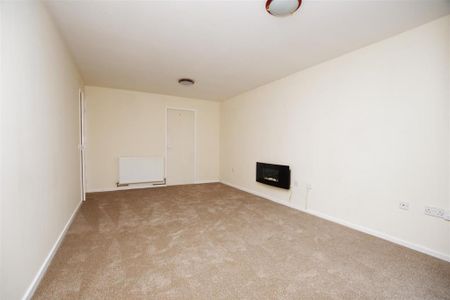 2 bedroom maisonette to rent - Photo 2