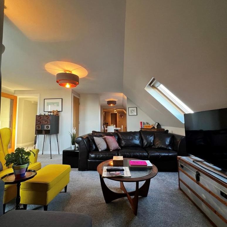 2 bedroom penthouse to rent - Photo 1