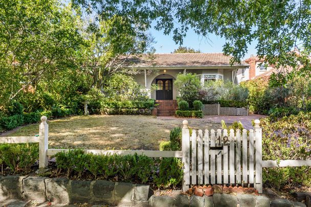 Beautiful Home In Glen Iris - Photo 1
