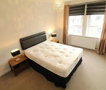 3 bedroom flat to rent - Photo 2