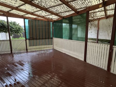 WEST END TREASURE! - Photo 4