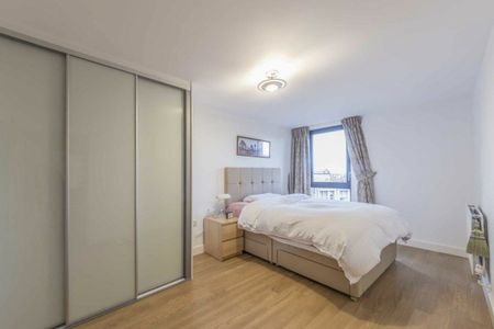 Surrey Quays Road, Canada Water, SE16 - Photo 3