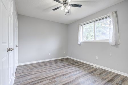For Lease - 47 Mcveigh Drive, Barrie, Ontario - Photo 5