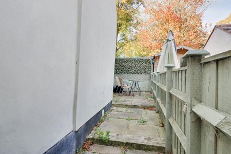 1 bedroom character property to rent - Photo 3