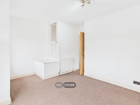 2 bedroom terraced house to rent - Photo 4