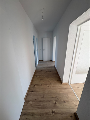 3-Zimmer-Wohnung mit Balkon in Leer-Leerort mieten - Photo 1