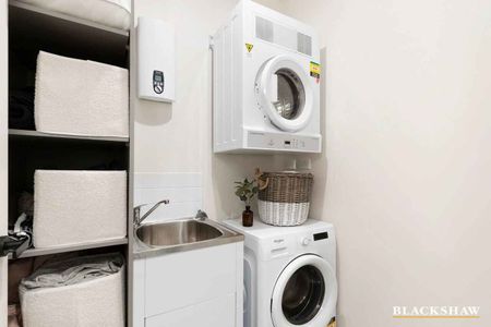 One Bedroom Apartment Moments Away From Woden Center - Photo 2