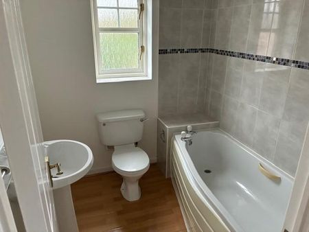 2 bedroom semi-detached house to rent - Photo 5