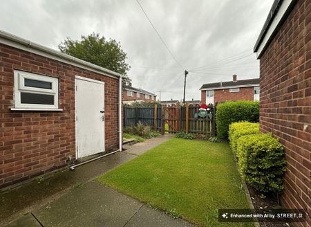 3 bedroom end of terrace house to rent - Photo 2