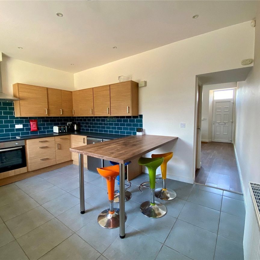 24 Victoria Street, Huddersfield, HD5 - Photo 1