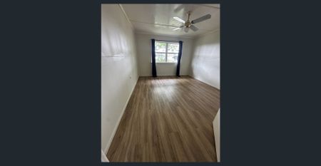 COMFORTABLE HOME IN PRIME LOCATION - Photo 4