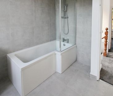 3 bedroom House To Let Total Size: 936 SQ FT - Photo 5