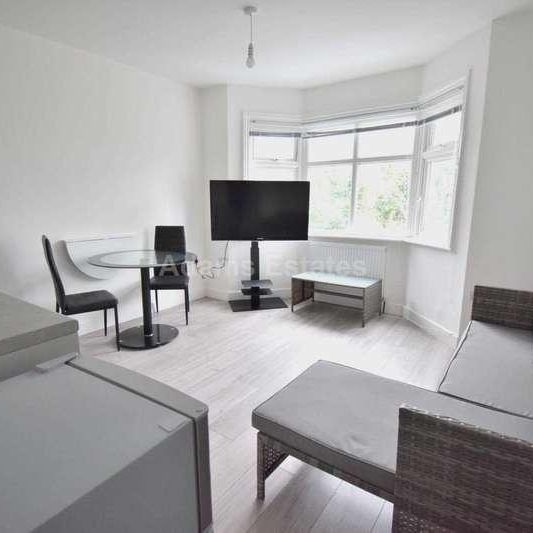 Oxford Road, Tilehurst, RG31 - Photo 1