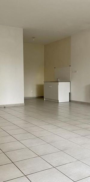 VALENCIENNES : Appartement T2 avec parking aérien fermé - Photo 1