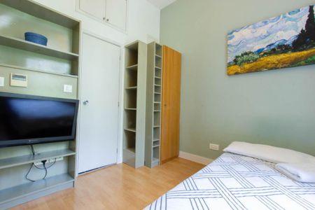 BILLS INCLUDED - A modern studio apartment in this period property in Pimlico, London SW1V - Student - Photo 5