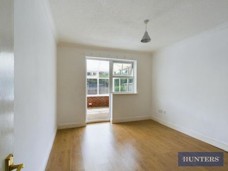 3 bedroom detached bungalow to rent - Photo 4