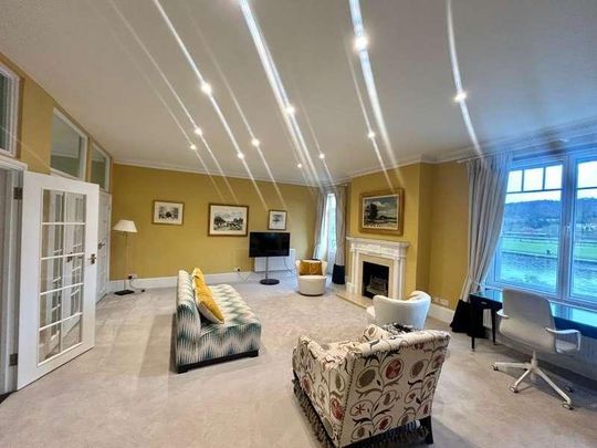 Henley, Oxfordshire, RG9 - Photo 1