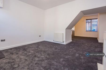 2 bedroom terraced house to rent - Photo 4