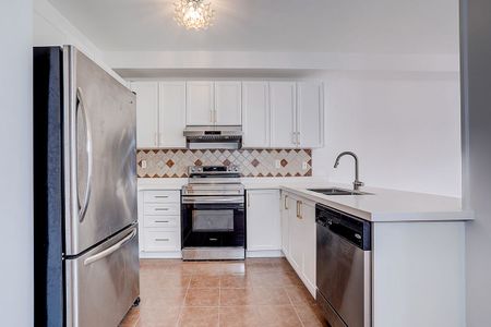 For Lease - 137 Laramie Crescent, Vaughan, Ontario - Photo 5