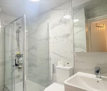 2 bedroom flat to rent - Photo 6