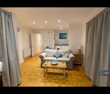 Studio to rent - Photo 2