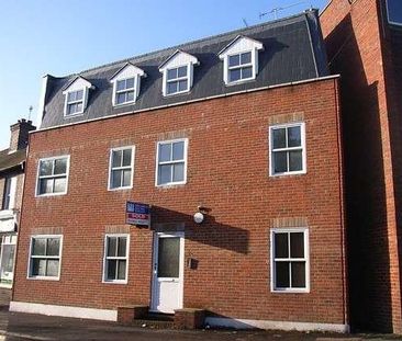 Bedroom Ground Floor Apartment In Farncombe, GU7 - Photo 2