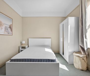 ROOM ONLY - Share house in the heart of Invermay - Photo 2