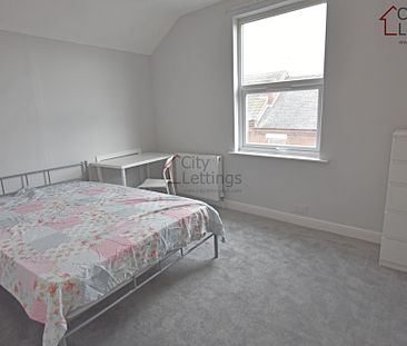 4 Bedroom End Terraced House - Photo 5